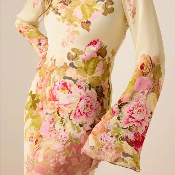 Elegant Floral Long Sleeve Dress - Picture 8 of 9